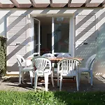 Hébergement de vacances Cottage, Piscine Partagée - C35 *