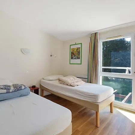Vakantiehuis Cottage, Piscine Partagee - C35 *