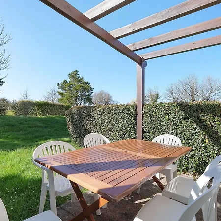 Cottage, Piscine Partagee - C35